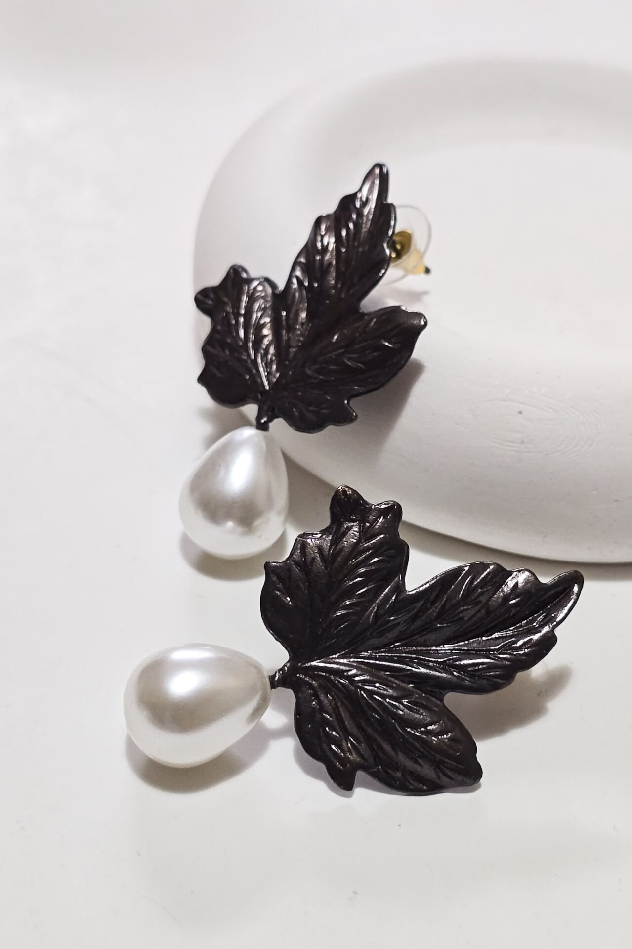 Gölge İncili Yaprak Küpe