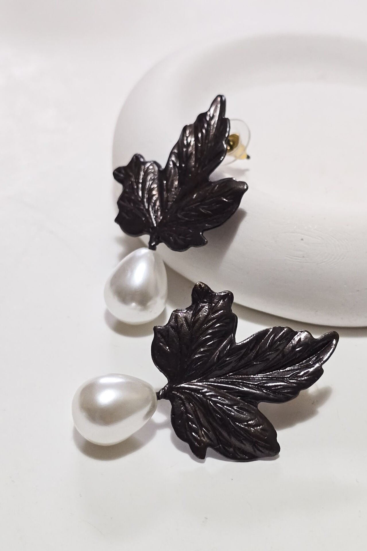 Gölge İncili Yaprak Küpe