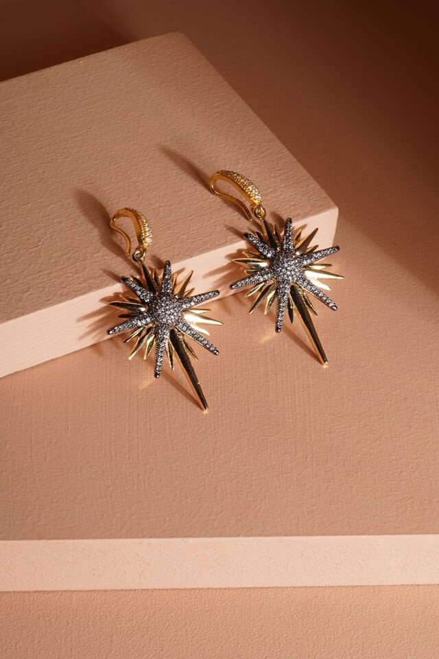 Sallantılı Kuzey Yıldızı Küpe