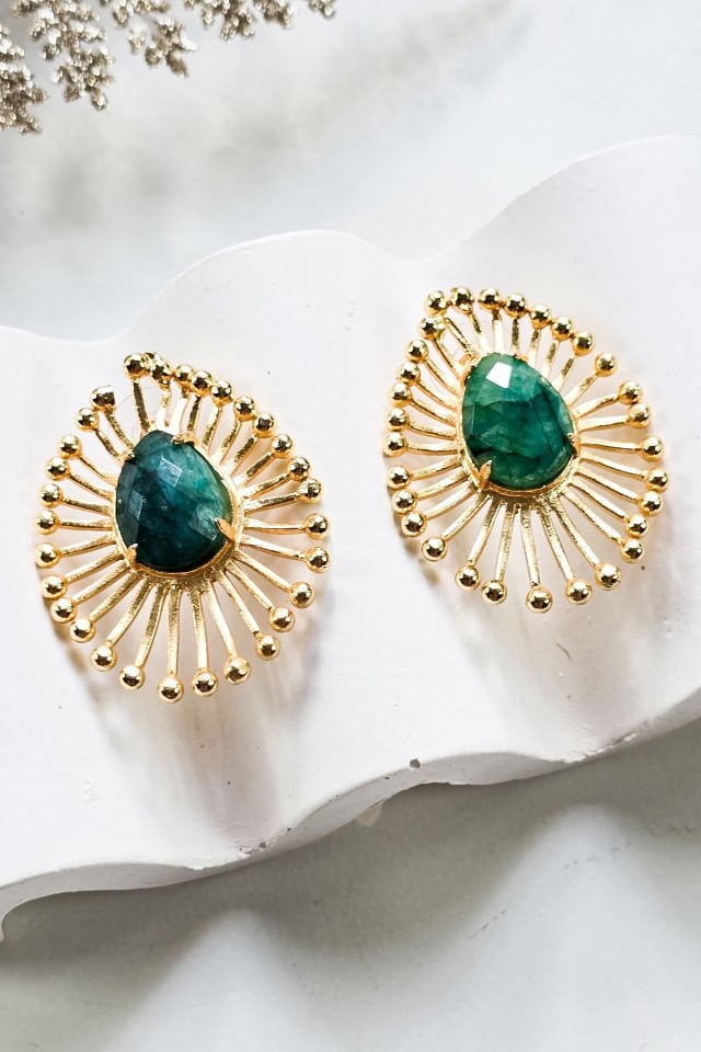 Zümrüt Taşlı Küpe