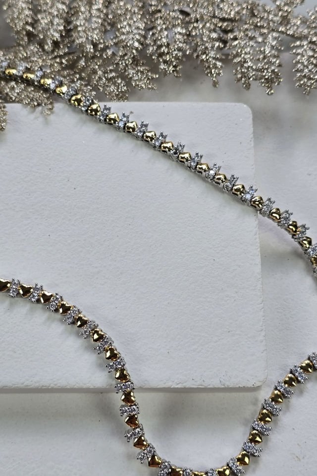 Kalpli Taşlı Rodyum Kaplama Kolye