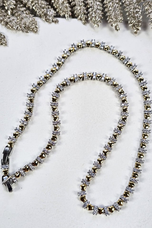 Kalpli Taşlı Rodyum Kaplama Kolye