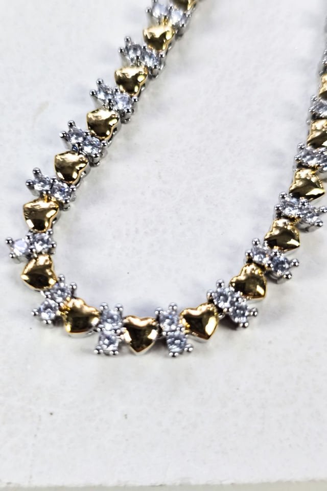 Kalpli Taşlı Rodyum Kaplama Kolye