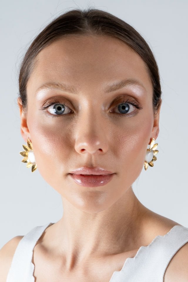 Kedi Gözü Taşlı Çiçek Küpe Siyah