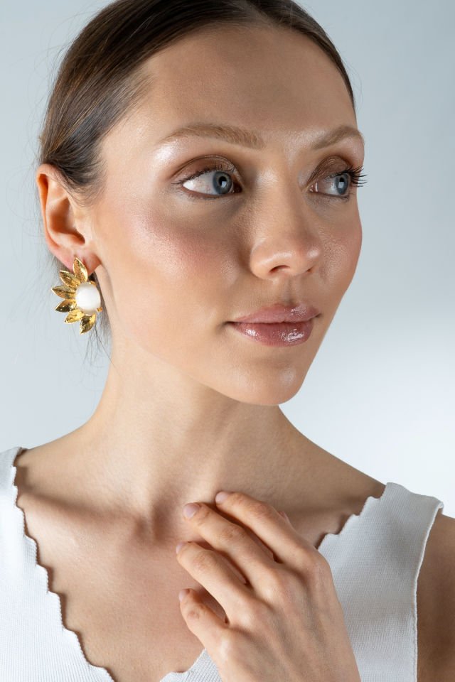 Kedi Gözü Taşlı Çiçek Küpe Yeşil