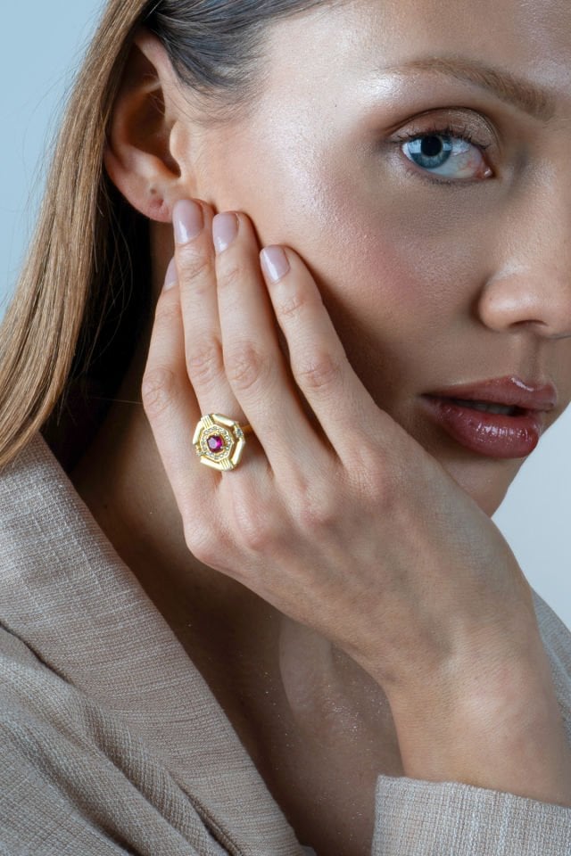 925 Ayar Gümüş 14 Ayar Altın Kaplama Ruby Taşlı Yüzük