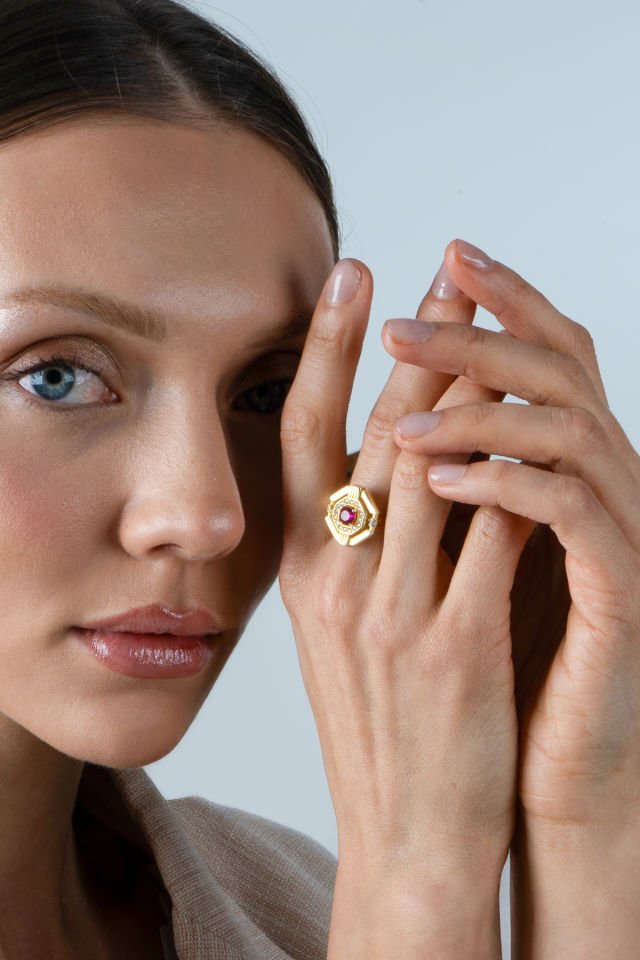 925 Ayar Gümüş 14 Ayar Altın Kaplama Ruby Taşlı Yüzük