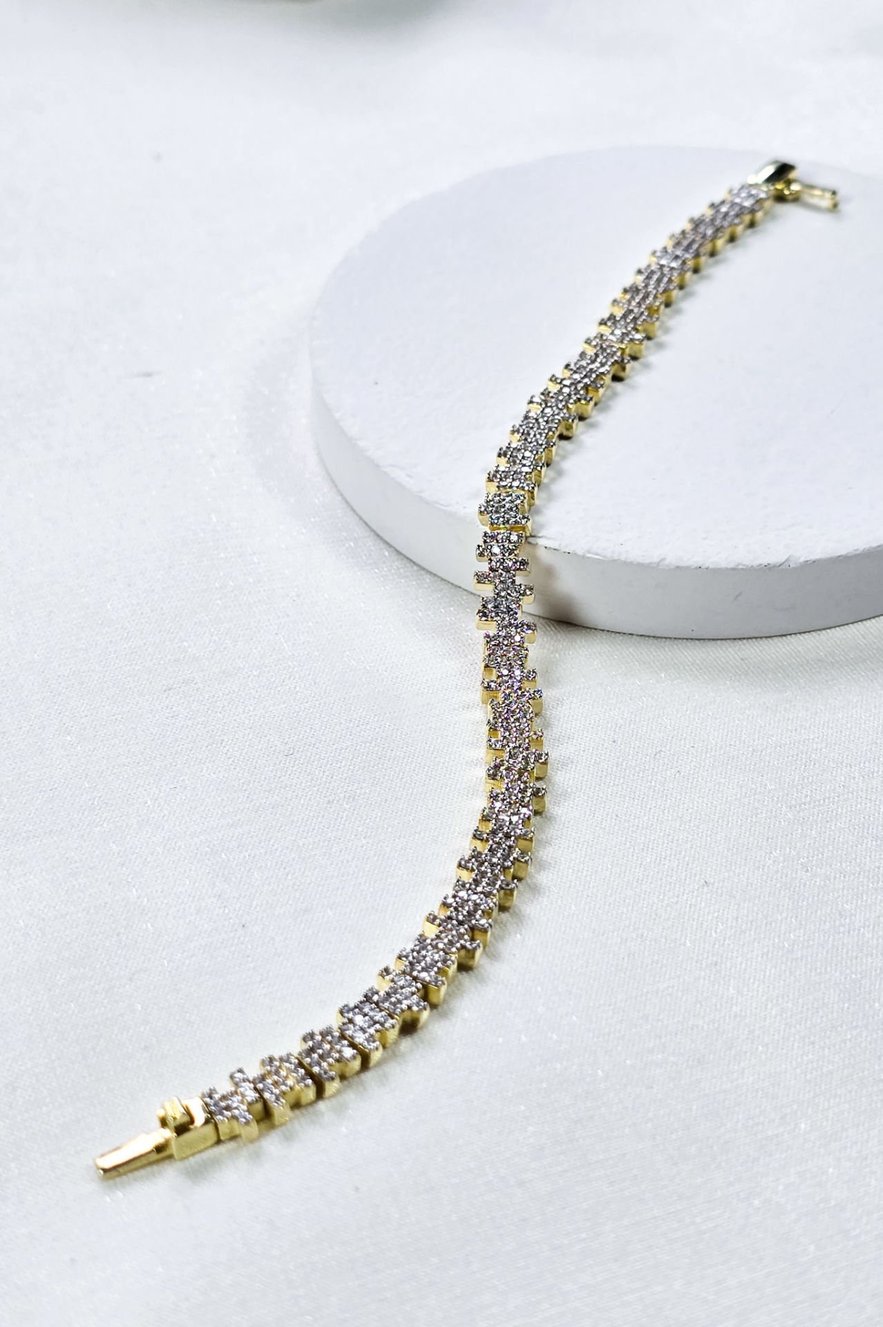 Zigzag Taşlı 925 Ayar Gümüş 14 Ayar Altın Kaplama İthal Bileklik