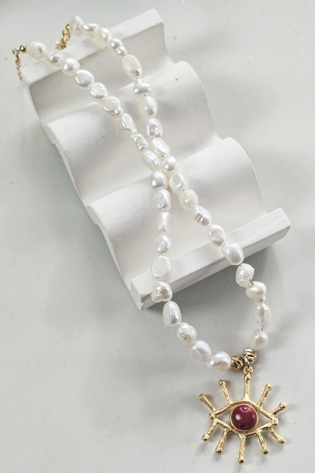 Red Eye and Pearl  Kolye