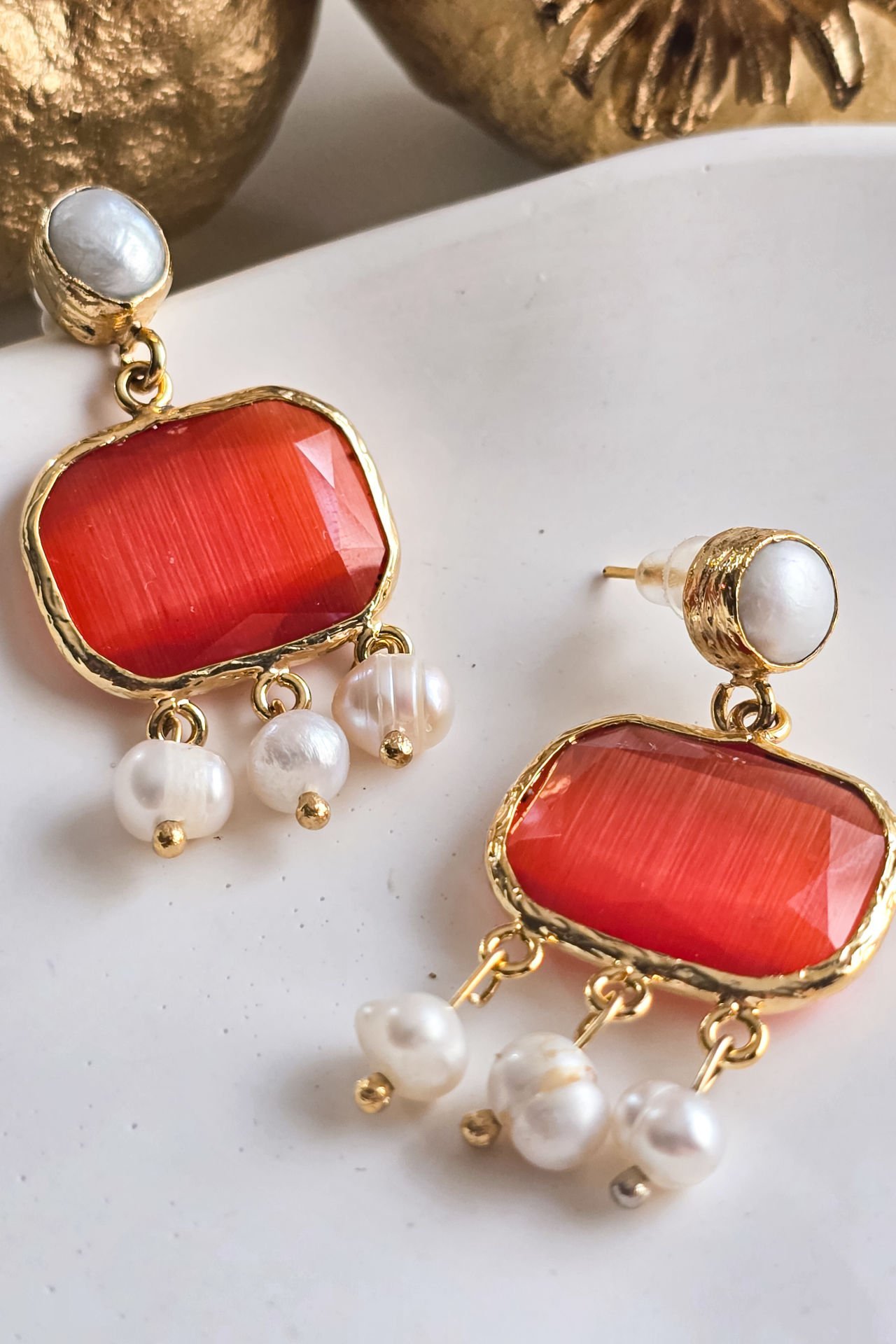 İncili Kedi Gözü Küpe Kırmızı