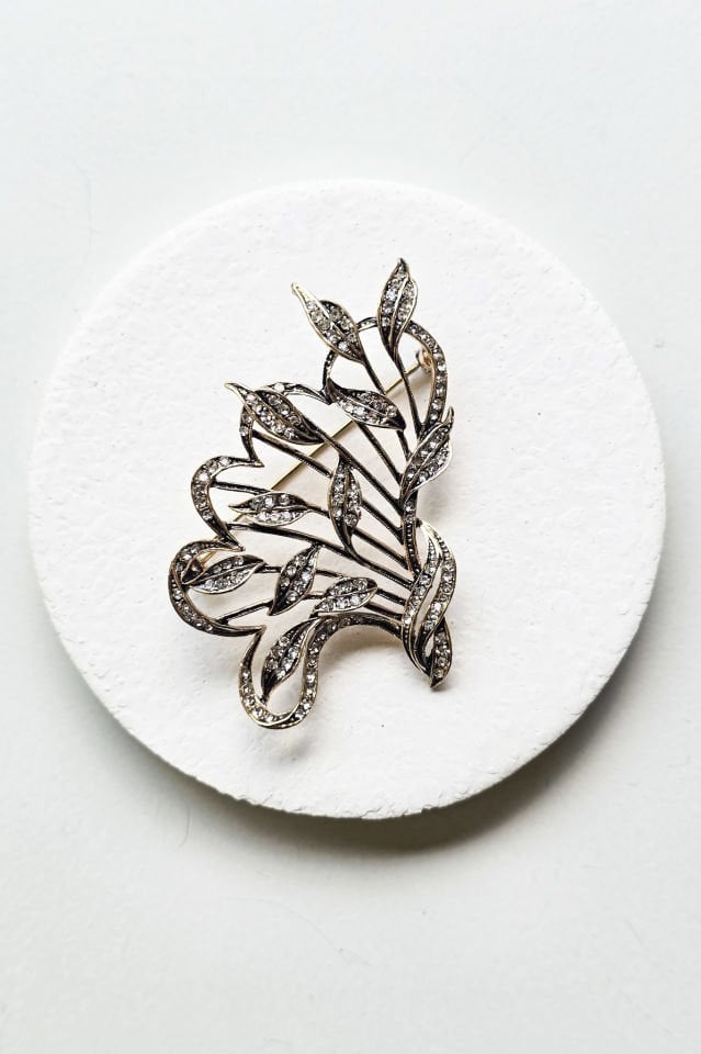 El Yapımı Çiçek Buketi Bronz Broş