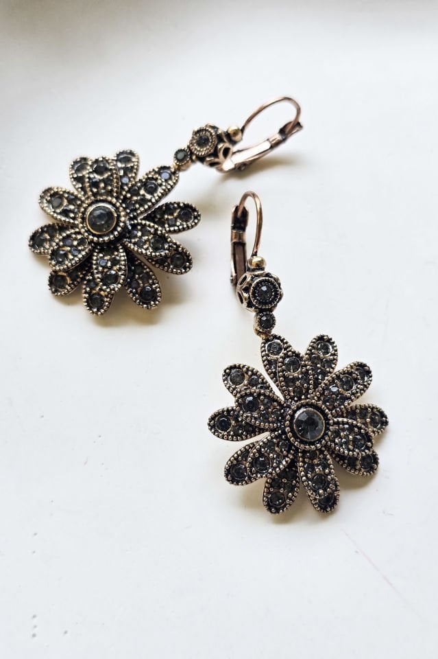 Elmas Bronz Çiçek Küpe