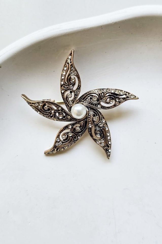 El Yapımı Bronz Yonca Broş