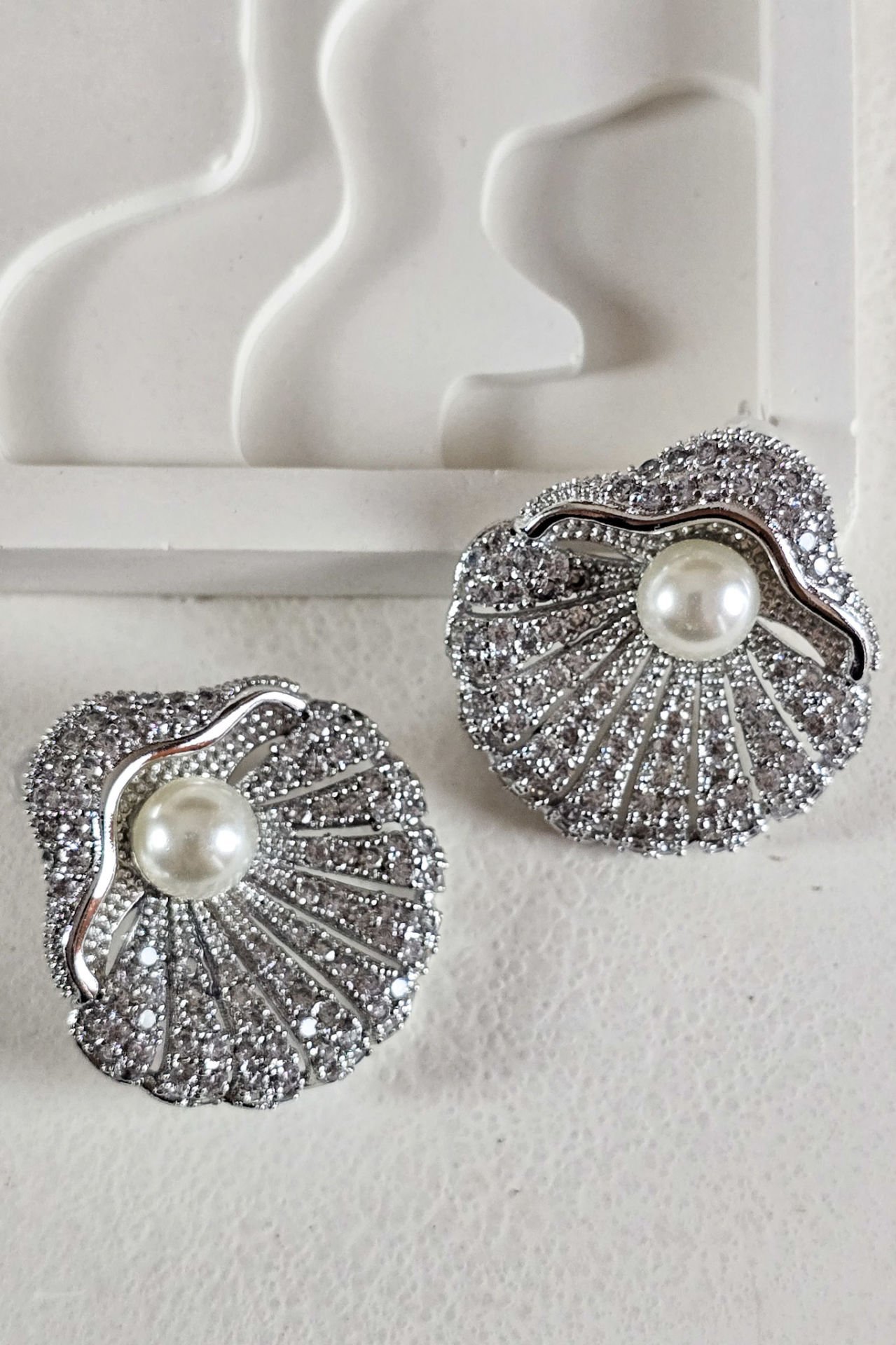 Oyster&Pearl Zirkon Taşlı Küpe Beyaz