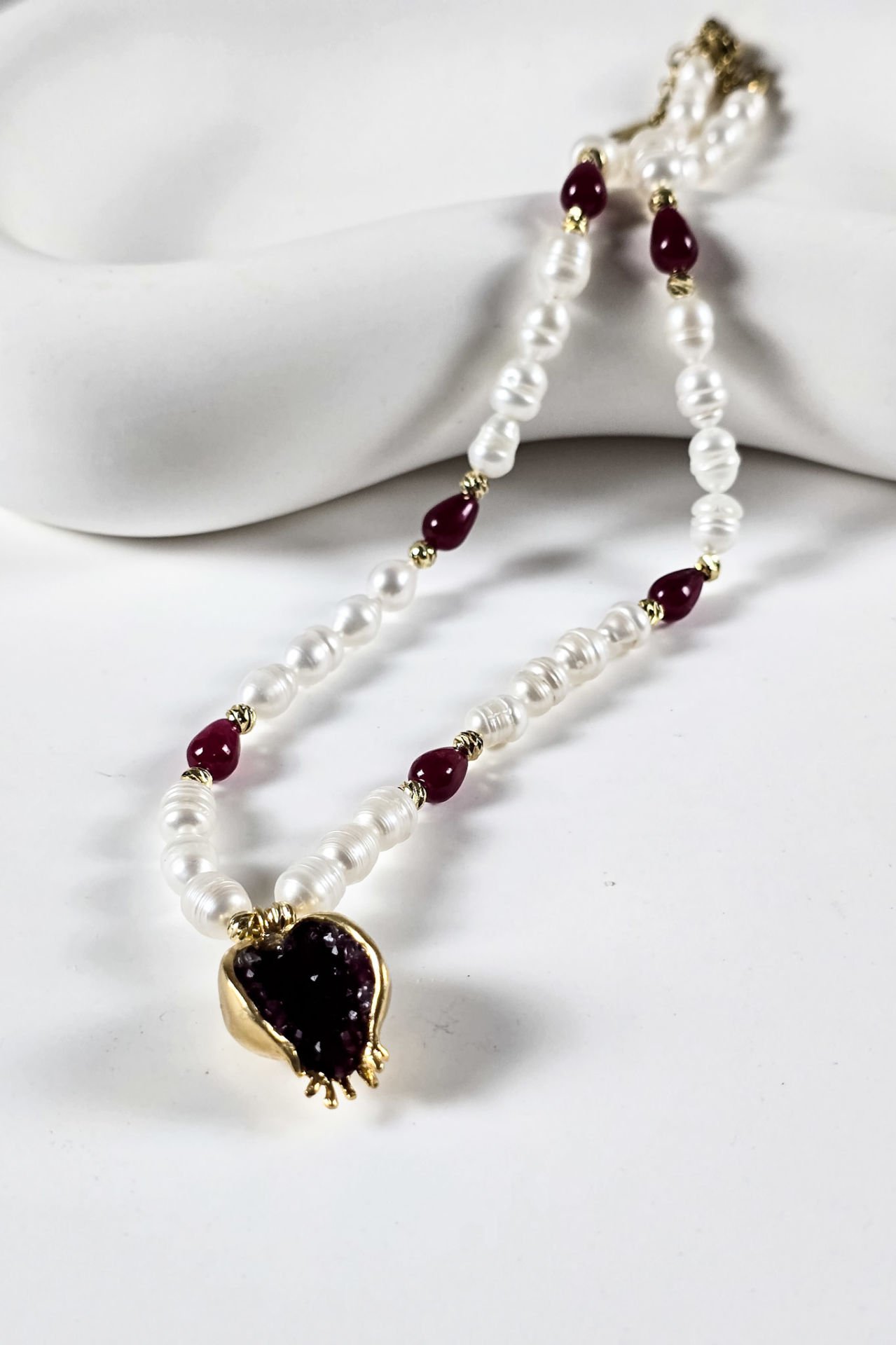 Nar Tanesi İnci Kolye