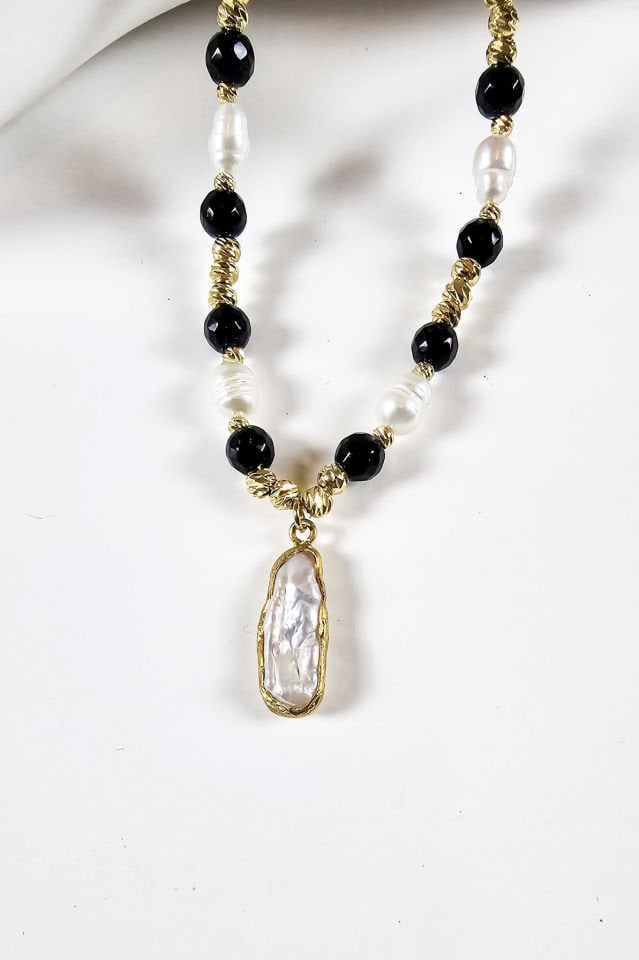 Black & White Onyx ve İncili Kolye