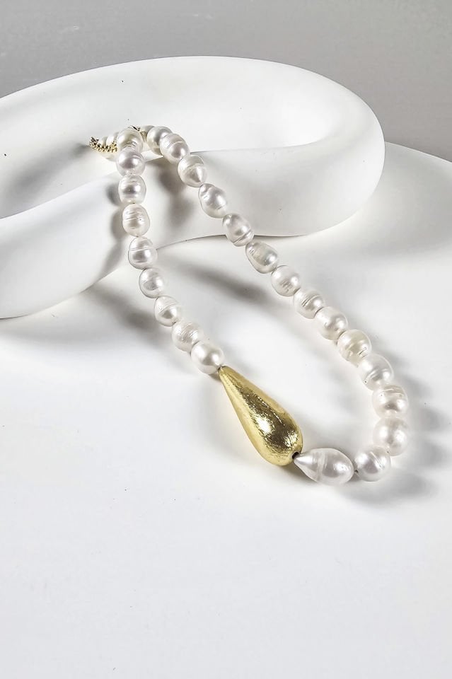 Gold and Pearl Kolye