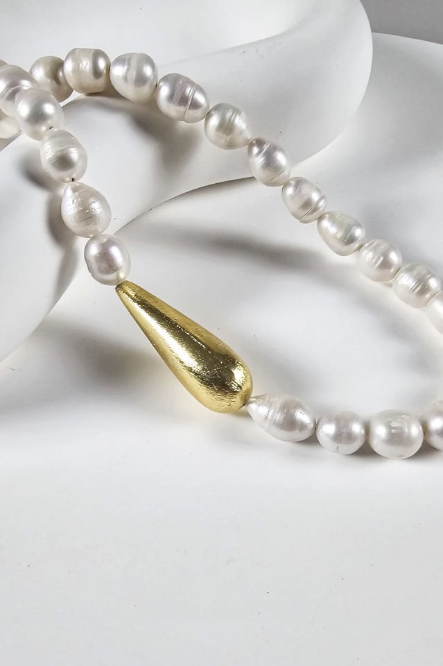 Gold and Pearl Kolye