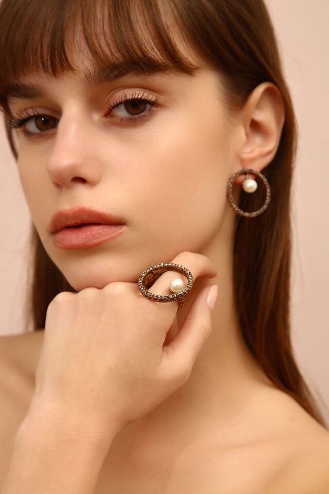 Lunaire İncili Bronz Küpe Yüzük Set