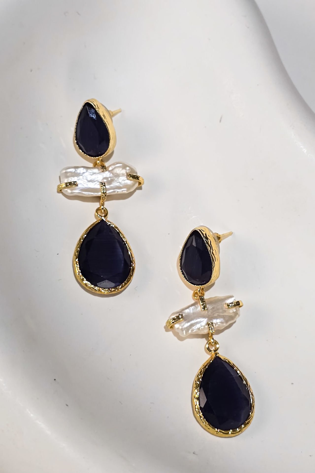 Midnight Drop İncili Kedi Gözü Küpe