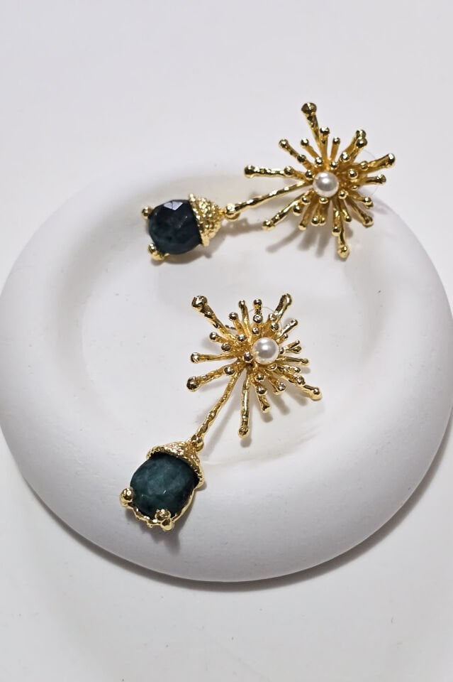 Güneşin Dengesi Küpe Zümrüt